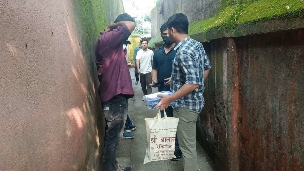 रांची से ISIS का संदिग्ध गिरफ्तार:  दिल्ली पुलिस और ATS की संयुक्त कार्रवाई, इस्लामनगर के तबरक लॉज से धराया – Ranchi News