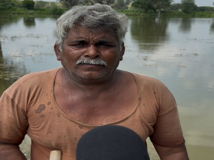 छोटूराम का कहना है कि - कई महीनों की मेहनत से बोई फसल जब बर्बाद होती है तो ये पहाड़ टूटने जैसा है।
