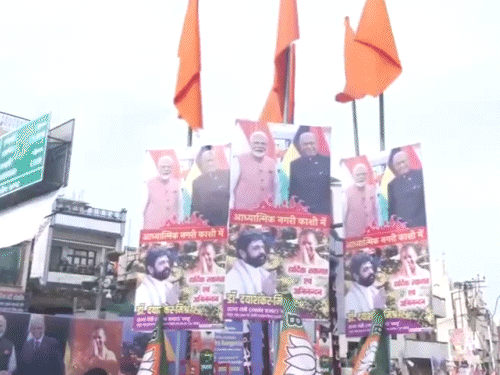 The squares of Varanasi are holding the holdings of PM Modi, PM of Mauritius, Naveen Chandra Ramgulam.