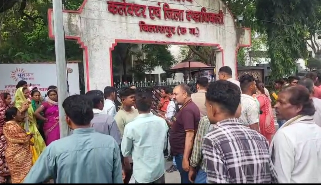 स्वास्थ्य विभाग के अफसरों की उदासीनता से भड़का आक्रोश।