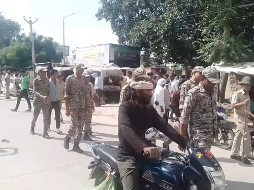 थाने के घेराव के वक्त बड़ी संख्या में पुलिस बल तैनात