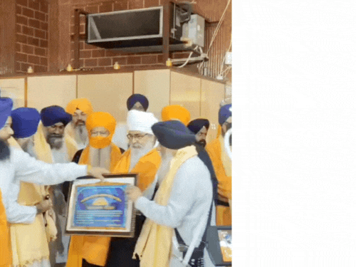 नगर कीर्तन का कई जगह स्वागत किया गया