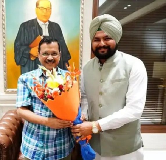 MLA Manjinder Singh Lal Pura with AAP supremo Arvind Kejriwal. File photo
