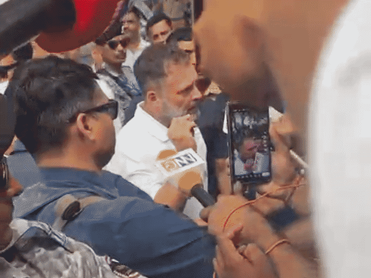 दिशा की बैठक के बाद राहुल गांधी ने मीडिया बात करते हुए वोट चोरी का मुद्दा उठाया। - Dainik Bhaskar