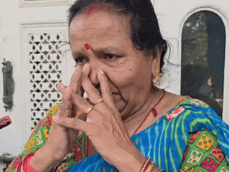 मां शीला देवी का रो-रोकर बुरे हाल, बोली कलेजे का टुकड़ा वापस लाओ।