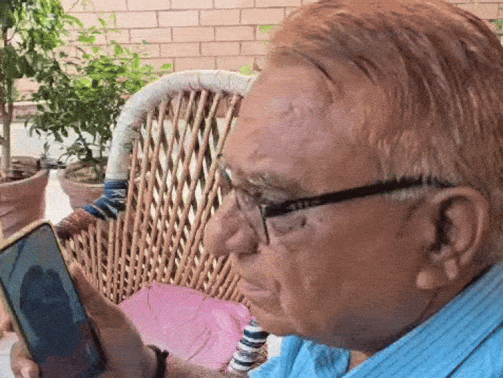 पिता ने वीडियो कॉल से बेटे से की बातचीत।