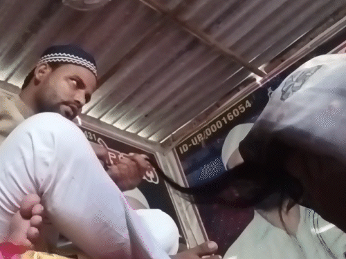 Sameer Baba was bubbling something, as well as lumps in the hair of the female reporter's head.