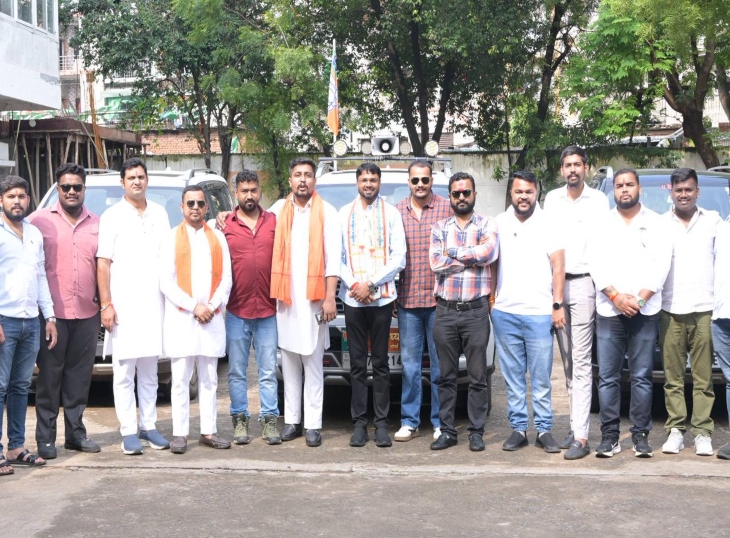भाजयुमो अध्यक्ष अपनी टीम के साथ बस्तर रवाना हुए है।