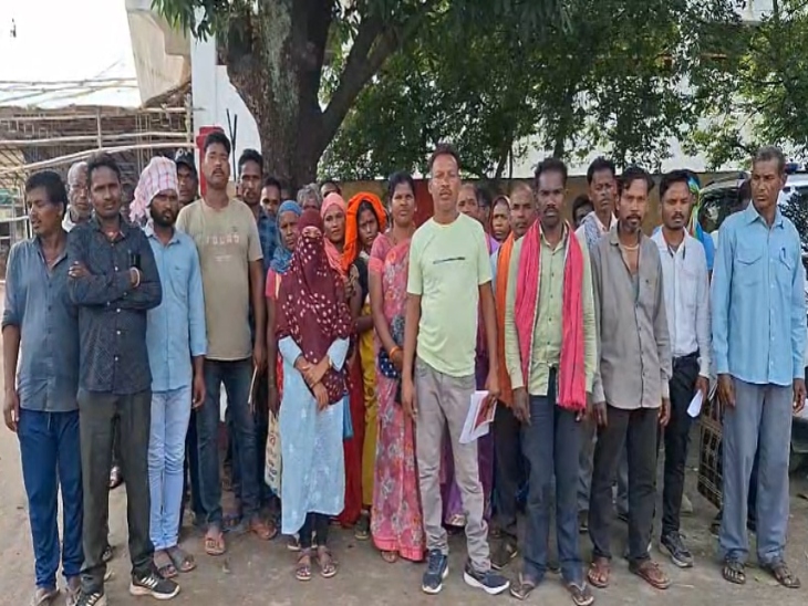 आरोपियों ने पीड़ितों से 25 और 70 हजार रुपए वसूले, लेकिन ग्रामीणों को कोई फायदा नहीं हुआ।