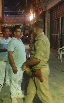 दिशा पाटनी के पिता रिटायर्ड DSP हैं। पुलिस ने मौके पर पहुंचकर पड़ताल की है।