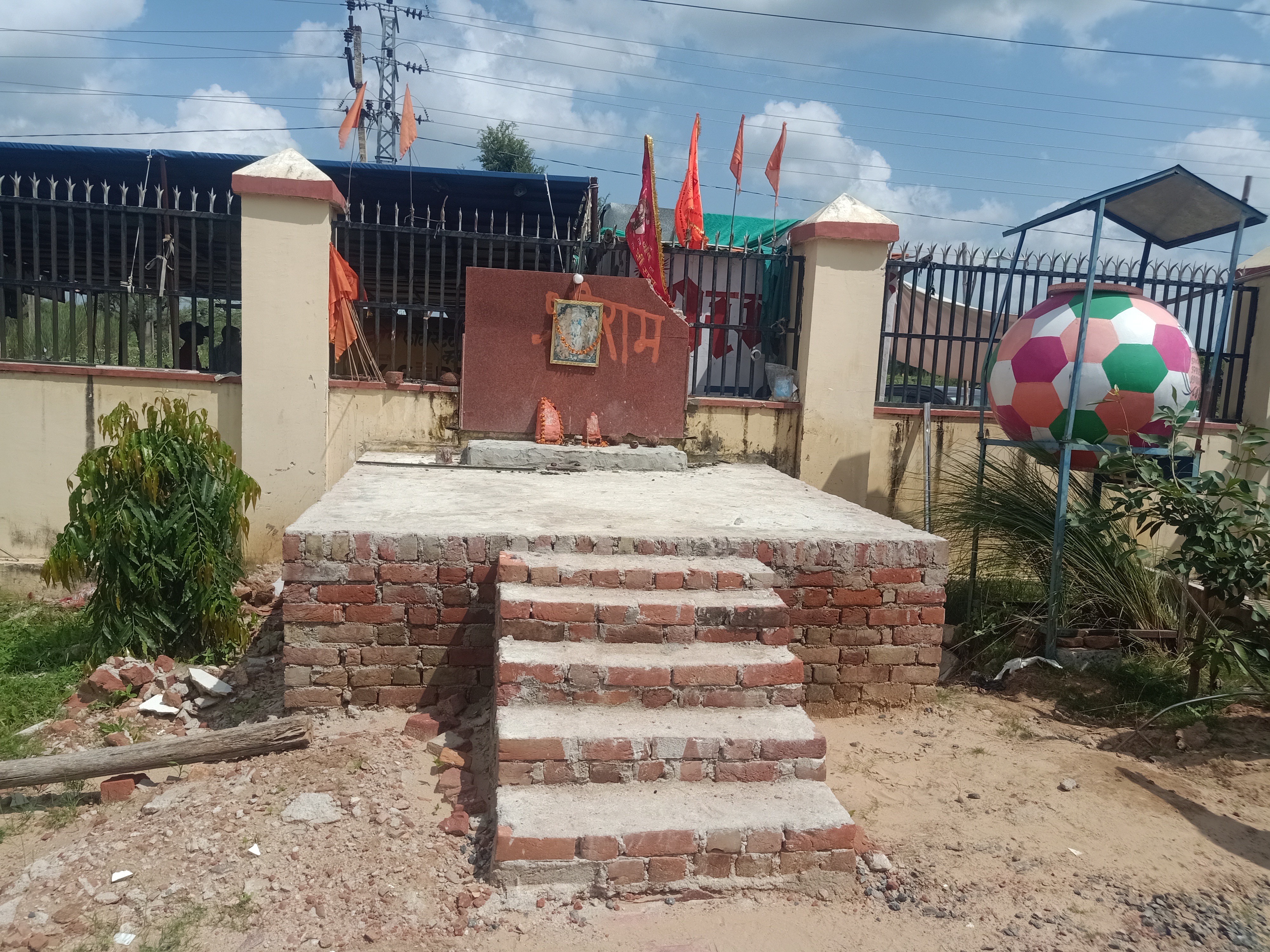 बालाजी मंदिर में मूर्ति तोड़े जाने का विवाद