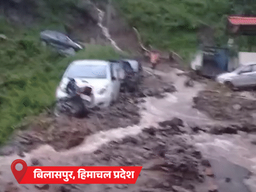 IMD Weather Rainfall Flood LIVE Photos Update; Sikkim Landslide | Punjab  Kashmir Himachal Rajasthan | हिमाचल के बिलासपुर में बादल फटा, मंडी में  लैंडस्लाइड: 10 गाड़ियां मलबे में दबीं ...