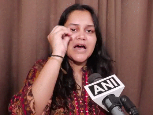 ऐशन्या ने कहा- पाकिस्तान के साथ मैच खेलकर आप उन्हें फिर तैयार करोगे कि वो आकर हमें दोबारा मारे।