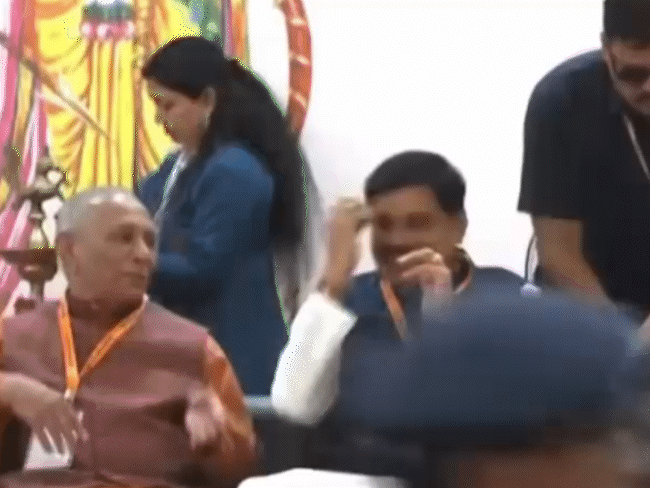 Chief Minister Dr. Mohan Yadav arrived at the All India meeting of Vishwa Hindu Parishad.