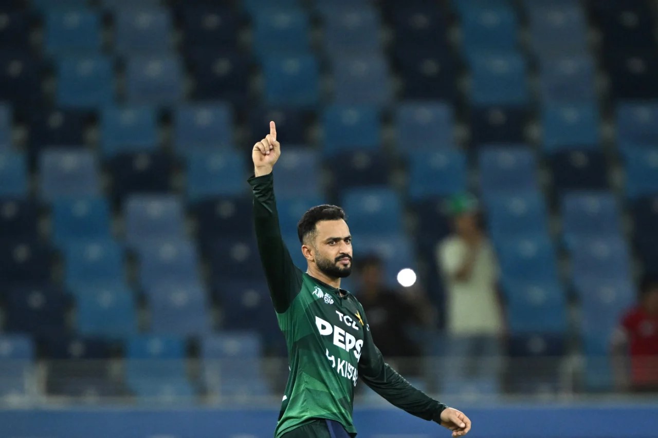 मोहम्मद नवाज की हालिया ICC टी-20 रैंकिंग 30 है।