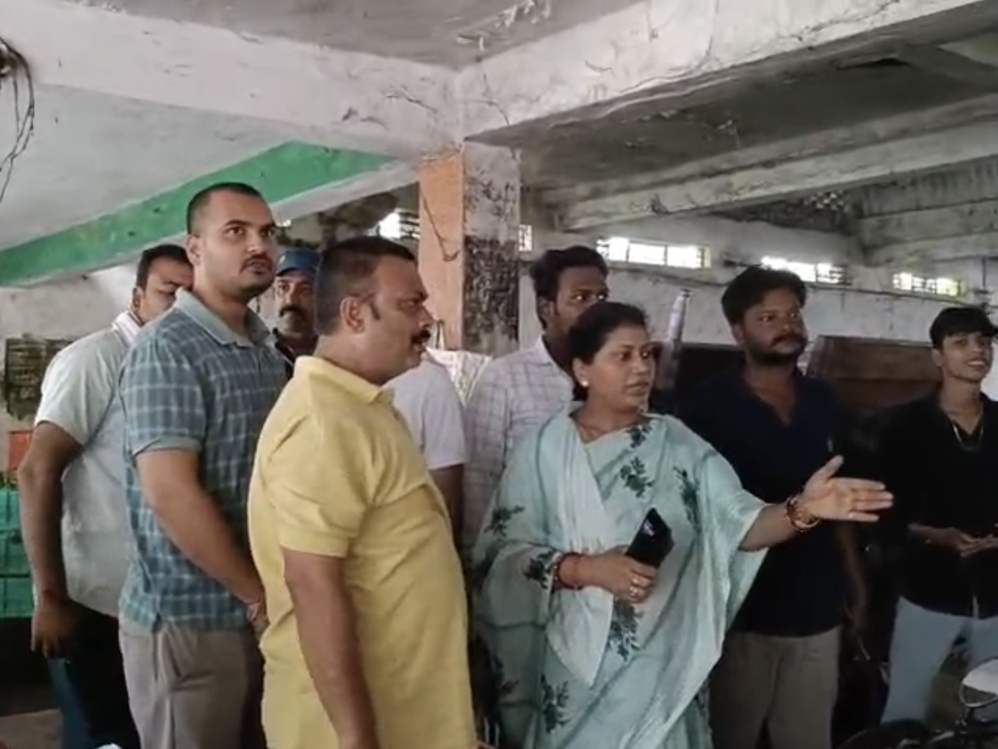 निर्देशों के बाद मंडी सुधार की योजना बनाते हुए।