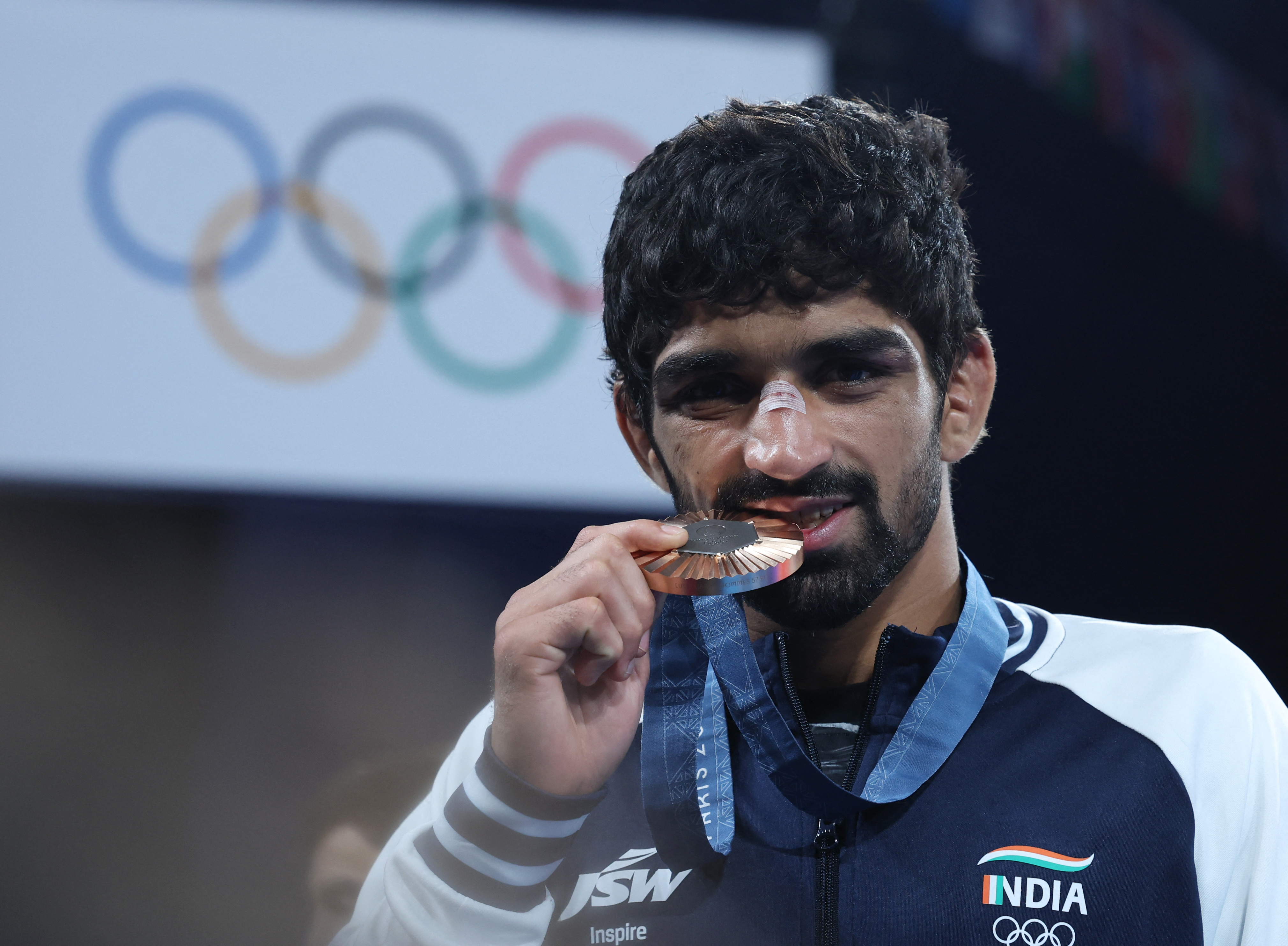 अमन फ्री-स्टाइल 57kg कैटेगरी में ब्रॉन्ज दिलाया।