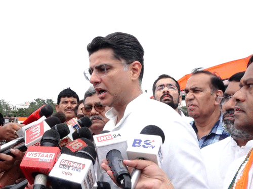 वोट चोर, गद्दी छोड़’ अभियान के तहत कांग्रेस नेता सचिन पायलट की अगुवाई में रायगढ़ से भिलाई तक पैदल यात्रा करेंगे।