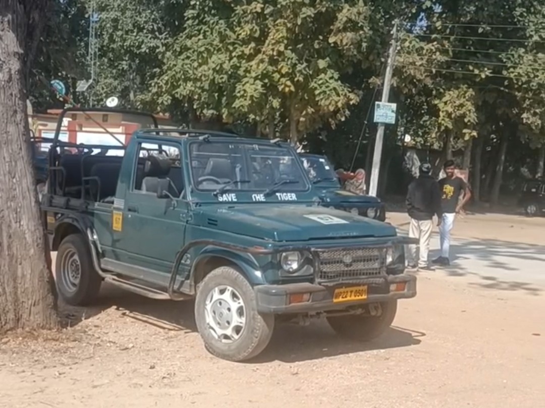 पेंच नेशनल पार्क के कोर एरिया में सफाई कार्य चल रहा है।
