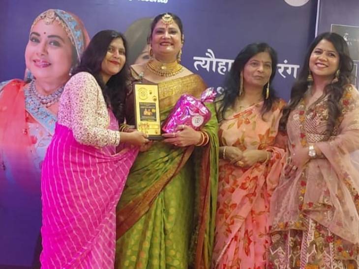 जूरी में शहर की जानी-मानी हस्तियां मौजूद रहीं।