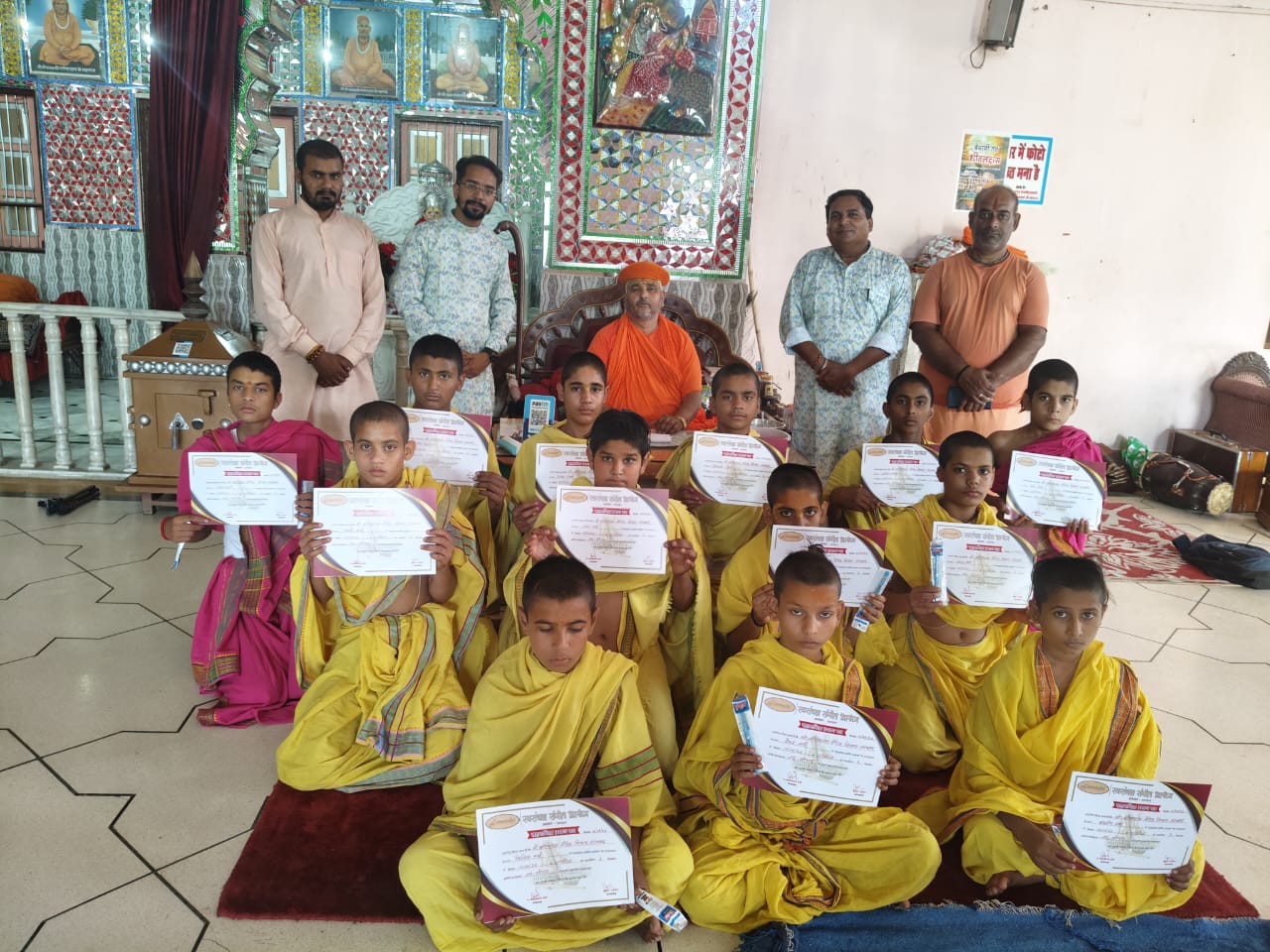 कार्यशाला का शुभारंभ वैदिक परंपरा के अनुरूप बच्चों द्वारा स्वस्तिवाचन के साथ हुआ।