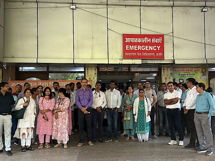पिछले 5 दिनों से डॉक्टर्स लैटरल एंट्री को लेकर जेएलएच अस्पताल परिसर में धरना देकर विरोध कर रहे थे।