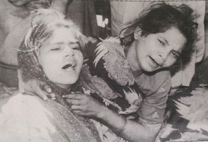 26 जनवरी 1999, अपने भाई-बेटों को खोने का गम। सोर्स : लाइब्रेरी