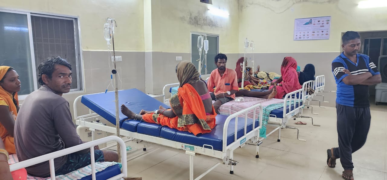 सूरजपुर में बिजली गिरने से एक युवक की मौत हो गई, जबकि 6 लोग घायल हैं।