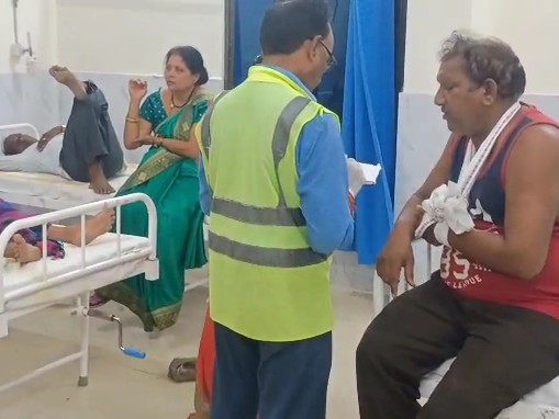 अस्पताल में घायल का चल रहा इलाज।