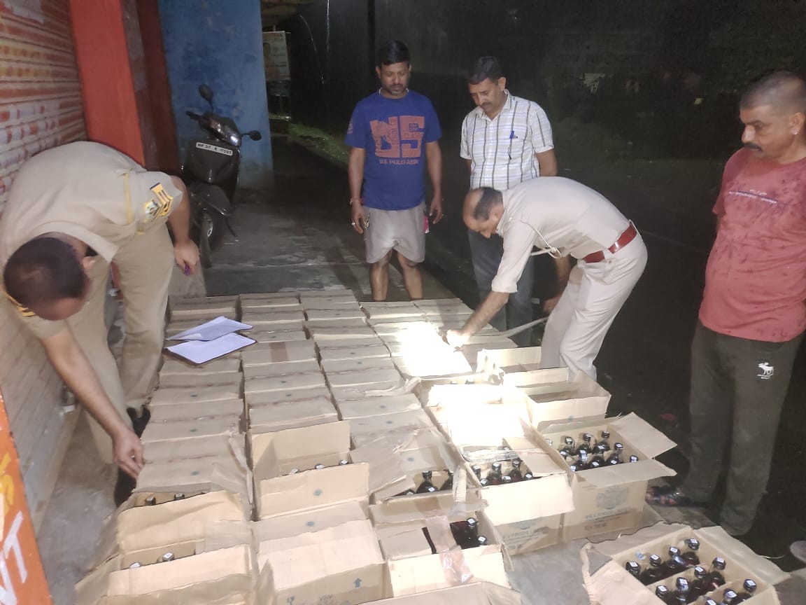 कांगड़ा में 4 नशा तस्कर गिरफ्तार:  कार से चरस और पिकअप से 58 पेटी देसी शराब जब्त, सप्लाई करने जा रहे थे – Dharamshala News