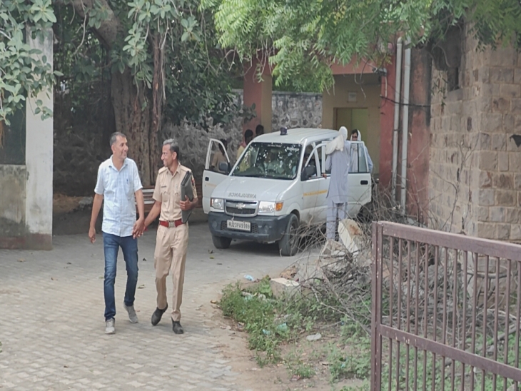मेडिकल बोर्ड से पोस्टमार्टम के बाद शव परिजनों को सुपुर्द कर दिया।