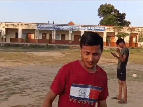 सूरज सैनी सोशल मीडिया पर वीडियो बनाता था। वीडियो में उसने तालाब में पानी लाने की मांग की थी।