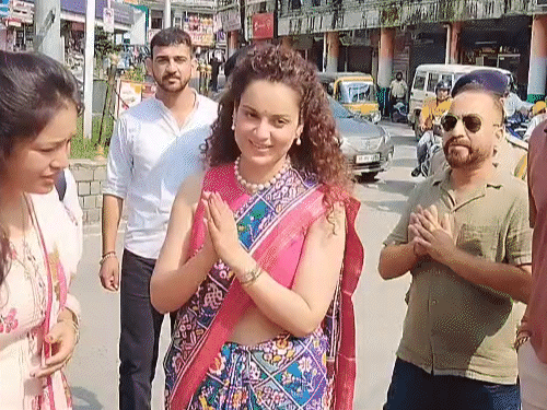 MP Kangana Ranot reached Mahayagya at Seri Manch of Mandi