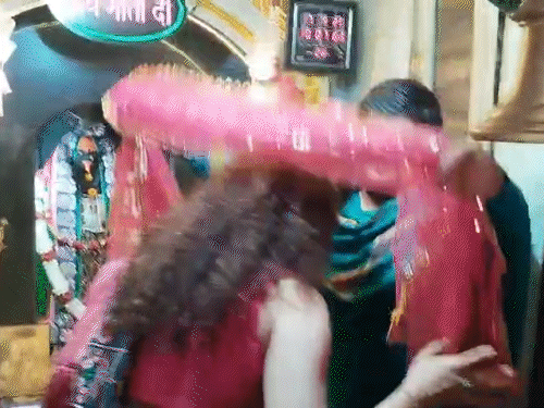 MP Kangana arrived to visit Mata Siddhakali before going to Mahayagya.
