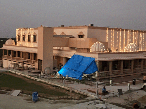 देश-विदेश के अलग-अलग अक्षरधाम से संत जोधपुर पहुंच चुके हैं। प्राण प्रतिष्ठा महोत्सव को लेकर यहां हर तरह के काम में जुटे हैं।