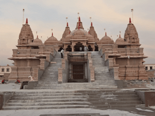 जोधपुर का अक्षरधाम मंदिर। प्राण प्रतिष्ठा महोत्सव में देश-विदेश से श्रद्धालु आएंगे।