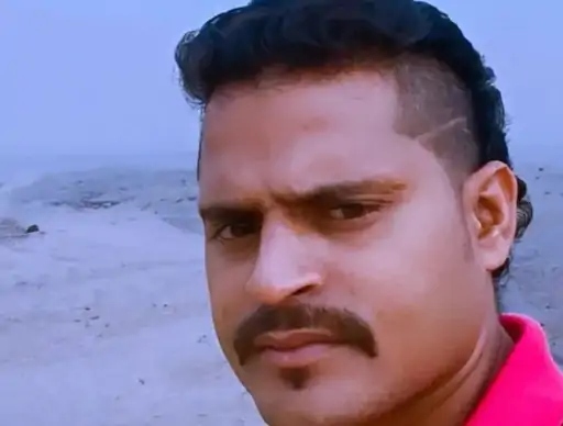 ये तस्वीर मृतक युवक की है, जिसकी शराब पीने के बाद तबीयत बिगड़ी थी। (फाइल फोटो)