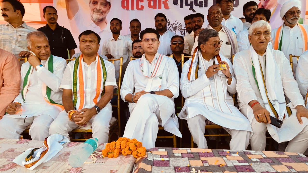 बिलासपुर में कांग्रेस की वोट चोर गद्दी छोड़ सभा में सचिन पायलट।