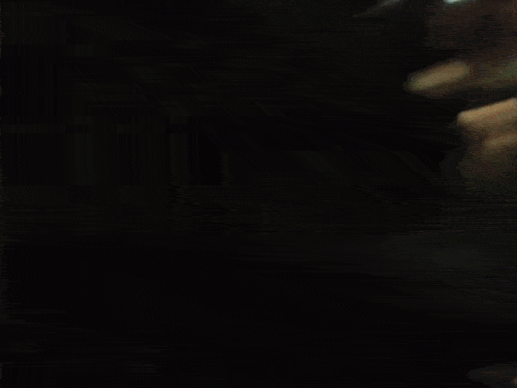 हादसे के बाद क्रेन की मदद से बस को थाने पर सुरक्षित खड़ा कराया गया।