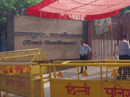 डूसू चुनाव में NSUI ने लगाया धांधली का आरोप:  कहा-ABVP प्रत्याशी के बटन पर लगाई इंक, हरियाणा के 35 हजार स्टूडेंट डाल रहे वोट – gurugram News