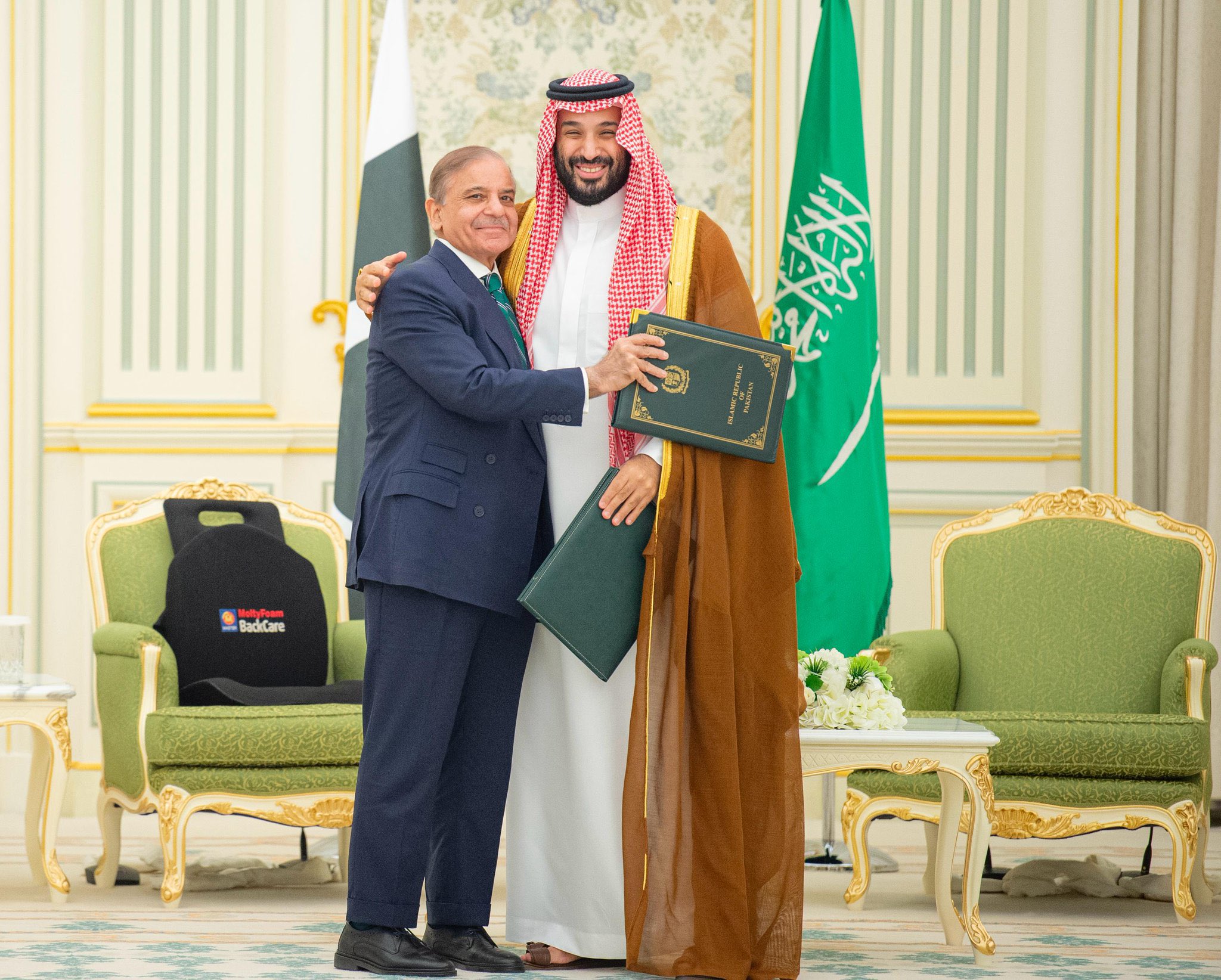 Crown Prince Salman welcomed Shahbaz at the Al-Yamama Palace.
