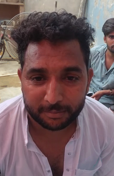 ये दानिश के पिता है। इन्होंने बताया कि बेटा स्कूल बस में था। इसी दौरान उसकी तबीयत बिगड़ गई थी।