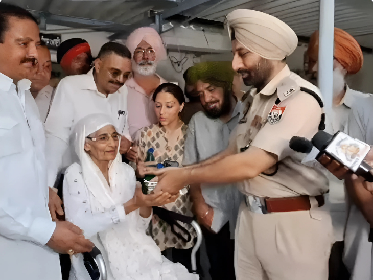 एनआरआई अमरजीत कौर सिंह की याचिका खारिज।