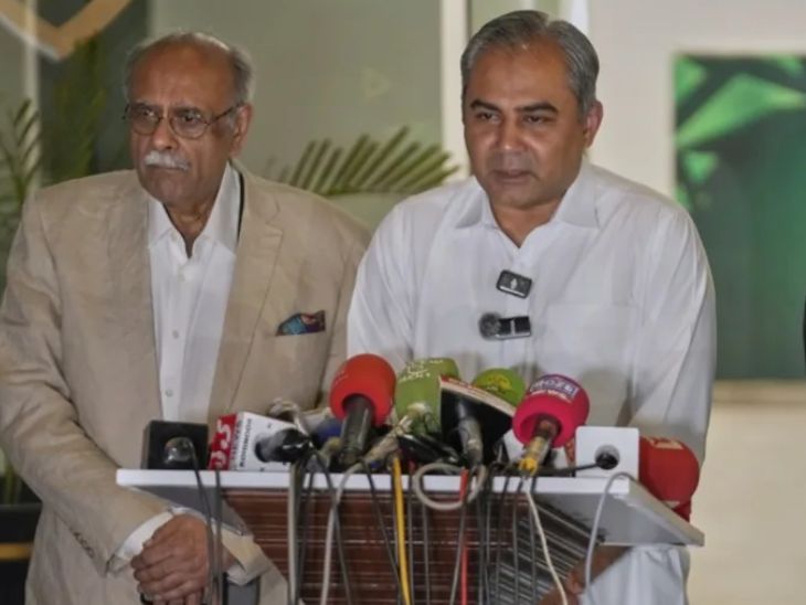 PCB चीफ मोहसिन नकवी ने UAE से मैच के दौरान प्रेस कॉन्फ्रेंस कर बताया था कि मैच रेफरी के माफी मांगने के बाद टीम एशिया कप खेलना जारी रखेगी।
