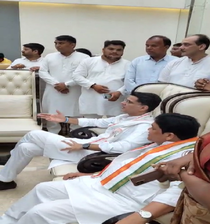 रैली से पहले पायलट ने राजनांदगांव के एक निजी होटल में नेताओं से मुलाकात की थी।
