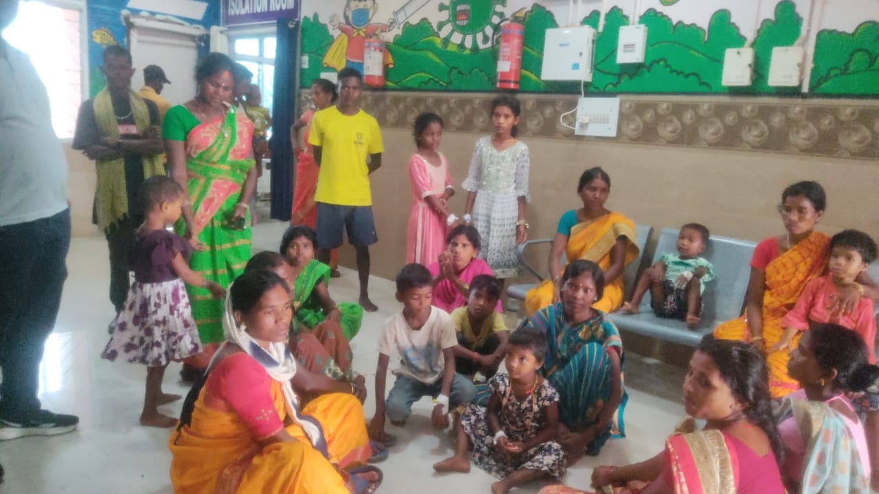चाऊमीन खाने से 35 बच्चे फूड प्वाइजनिंग के शिकार:  लातेहार में मेले में खाई चाऊमीन, उल्टी-दस्त और पेटदर्द लेकर पहुंचे अस्पताल, सभी सुरक्षित – latehar News