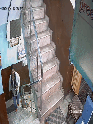 शूटर रविंद्र रोडवेज बस स्टैंड के पास प्रीत पैलेस होटल में आते हुए CCTV में कैद हुआ। एनकाउंटर के बाद पुलिस ने उसकी यह फुटेज जारी की है।