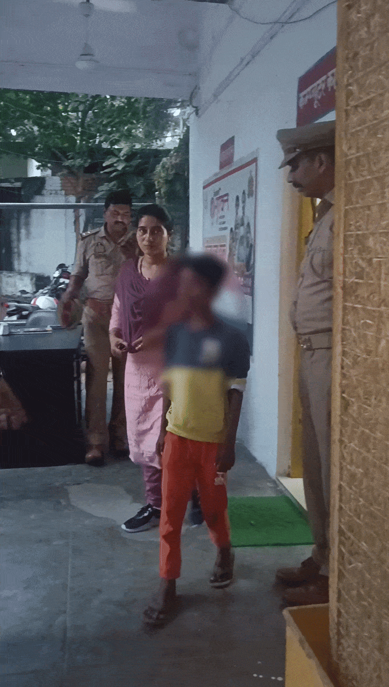 कृष्णा को बरामद कर जीआरपी झांसी ले आई।