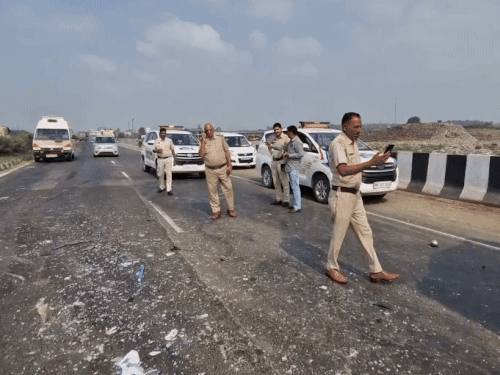 हादसे के बाद मौके पर पहुंची पुलिस।