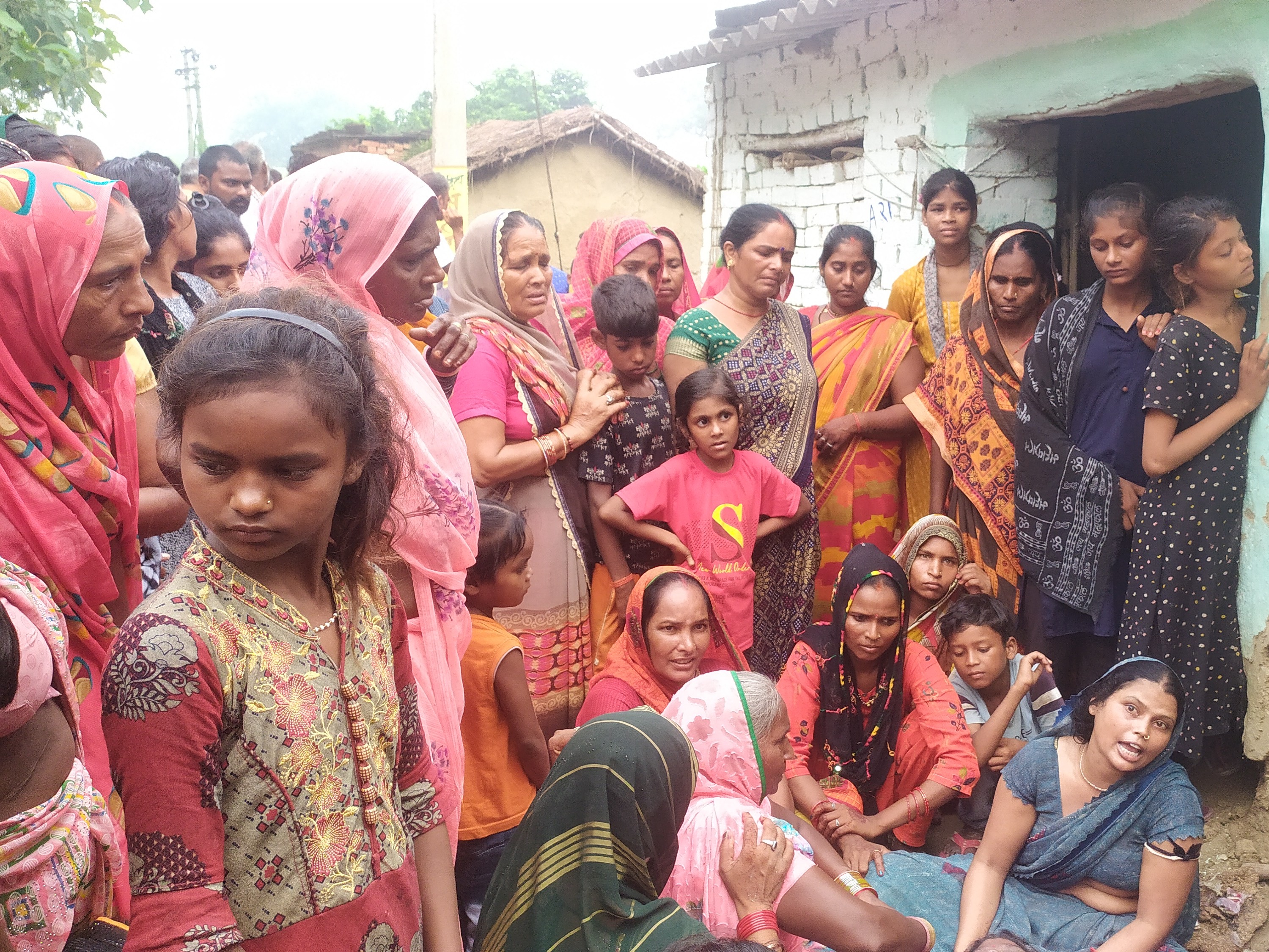 गाजीपुर में दबंगों ने महिला को पीटा:  विवाद के बाद लात-घूसों से पीटकर की हत्या, मौके पर मौत – Pali(Kasimabad) News